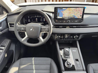 MITSUBISHI OUTLANDER 10