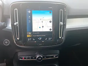 Volvo XC40 2.0 T4 Momentum AWD