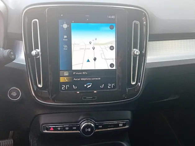 Volvo XC40 2.0 T4 Momentum AWD