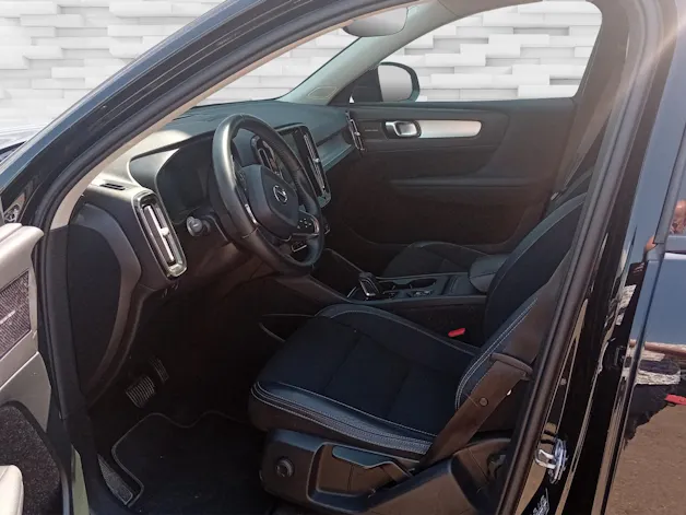 Volvo XC40 2.0 T4 Momentum AWD