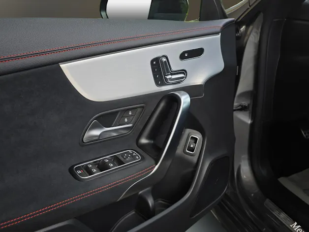 Mercedes-Benz CLA 250 e AMG Line