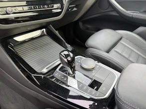 https://vehicle.imgix.net/4353981/2d7b5286-111a-4a05-a696-3214262e75eb.jpg
