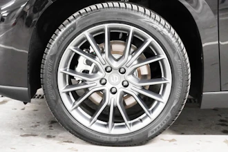 https://vehicle.imgix.net/4354110/e4bd4785-8b26-43c8-b989-cdd41e1e2e29.jpg