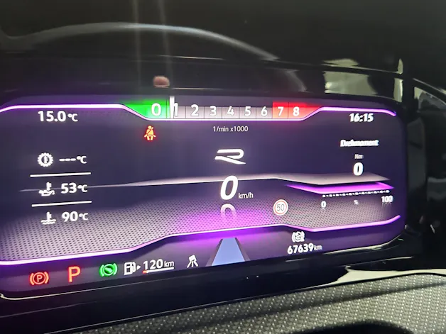 VW Golf VIII 2.0 TSI R Performance DSG 4motion