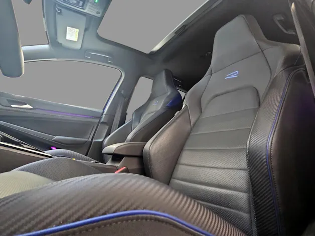 VW Golf VIII 2.0 TSI R Performance DSG 4motion