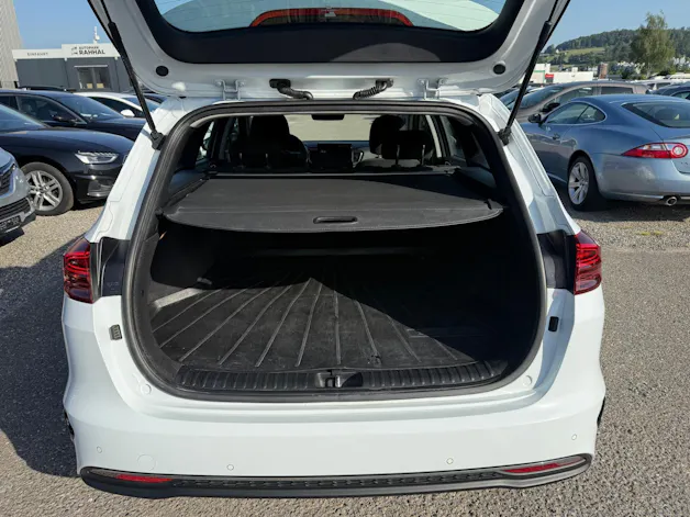 Kia Ceed SW 1.5 T-GDi MHEV Power