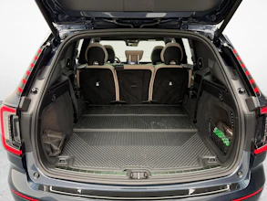 https://vehicle.imgix.net/4354345/d0ec9bce-e427-4705-b801-d7b7355e3911.jpg
