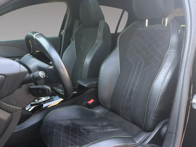 PEUGEOT 208 e-GT Pack