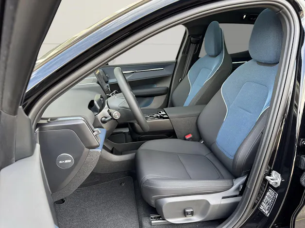 Volvo EX30 CC E60 Twin Performance AWD