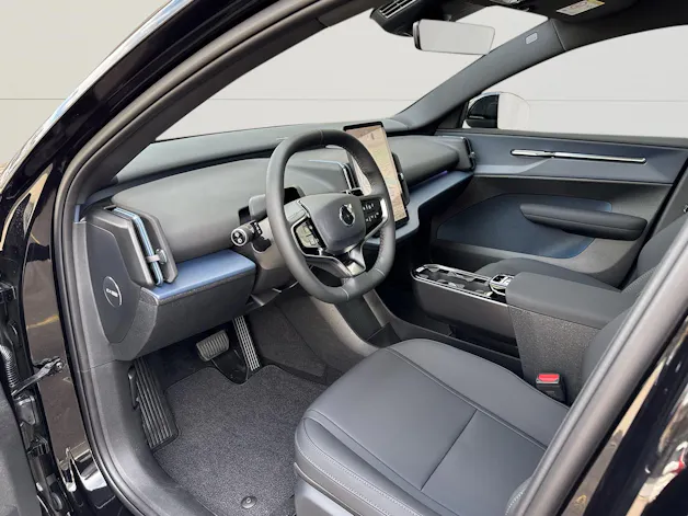 Volvo EX30 CC E60 Twin Performance AWD
