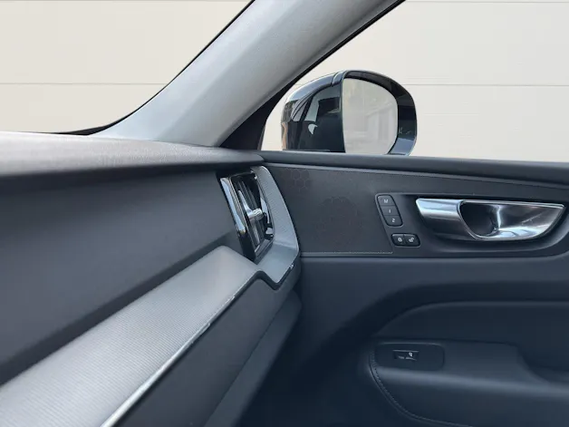 Volvo XC60 2.0 B5 MH Plus Dark AWD