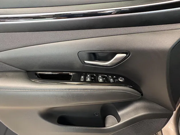Hyundai Tucson 1.6 T-GDi HEV Amplia 4WD