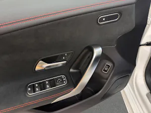 Mercedes-Benz CLA 220 4M - AMG / Rückfahrkamera / Standheizung / Panorama-Dach