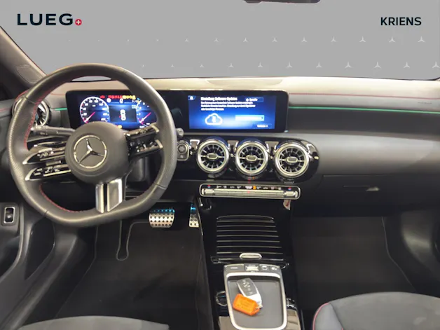 Mercedes-Benz CLA 220 4M - AMG / Rückfahrkamera / Standheizung / Panorama-Dach