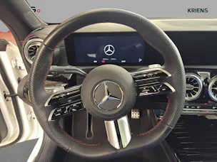 Mercedes-Benz CLA 220 4M - AMG / Rückfahrkamera / Standheizung / Panorama-Dach