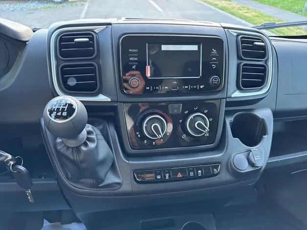 Peugeot Boxer 2.2 HDI 335 L2H2
