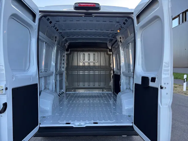 Peugeot Boxer 2.2 HDI 335 L2H2