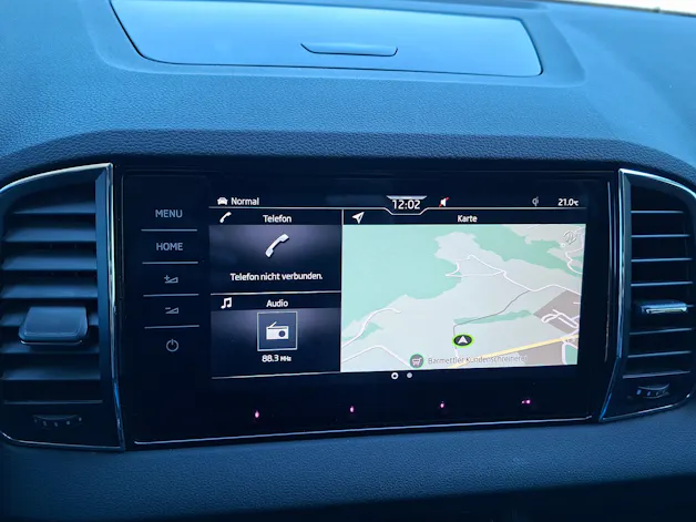 Škoda Karoq 2.0 TDI CR Style 4x4 DSG Anhängerkupplung+8-fach bereift*