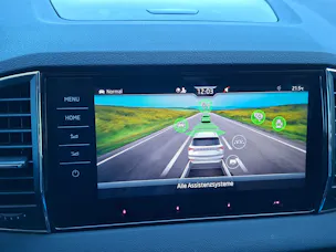 Škoda Karoq 2.0 TDI CR Style 4x4 DSG Anhängerkupplung+8-fach bereift*