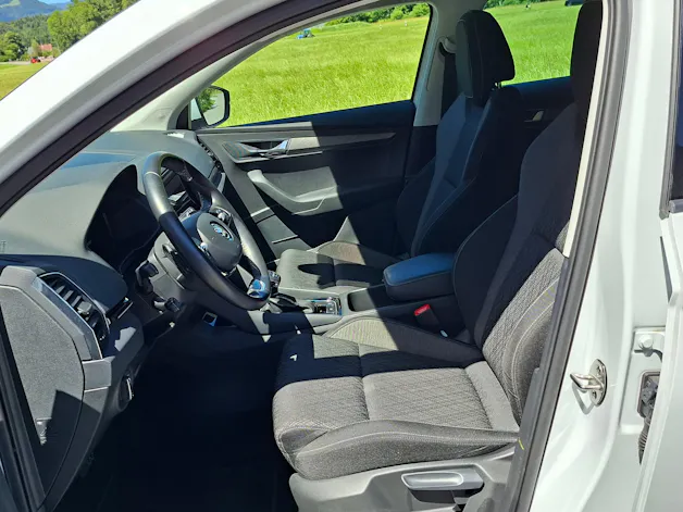 Škoda Karoq 2.0 TDI CR Style 4x4 DSG Anhängerkupplung+8-fach bereift*