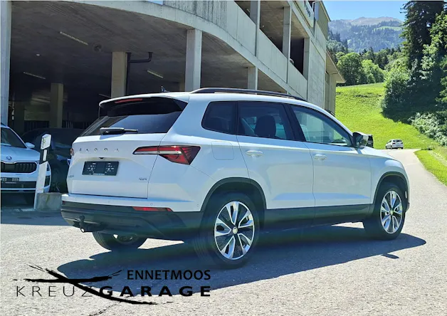 Škoda Karoq 2.0 TDI CR Style 4x4 DSG Anhängerkupplung+8-fach bereift*