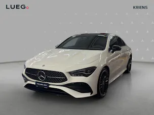 Mercedes-Benz CLA 200 - AMG / Rückfahrkamera / Panorama-Dach / Ambiente-Licht