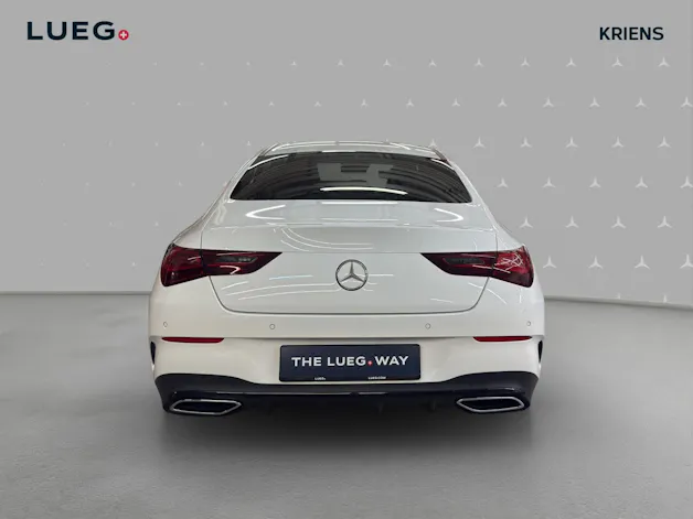 Mercedes-Benz CLA 200 - AMG / Rückfahrkamera / Panorama-Dach / Ambiente-Licht