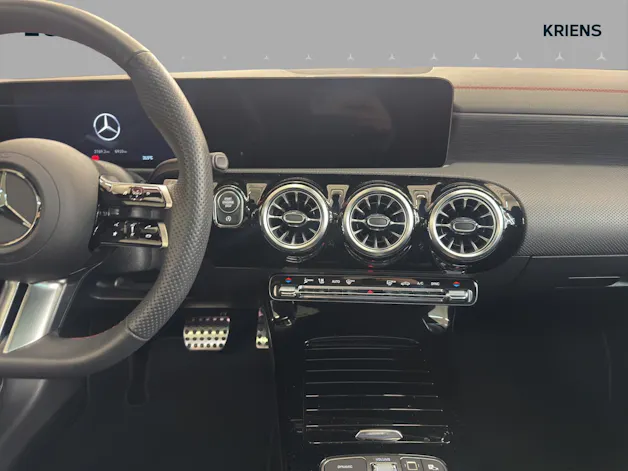 Mercedes-Benz CLA 200 - AMG / Rückfahrkamera / Panorama-Dach / Ambiente-Licht