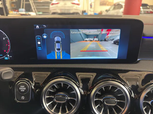Mercedes-Benz CLA 200 - AMG / Rückfahrkamera / Panorama-Dach / Ambiente-Licht