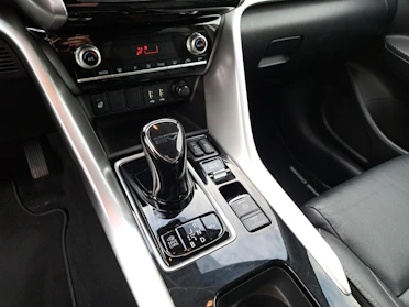 MITSUBISHI ECLIPSE CROSS 12