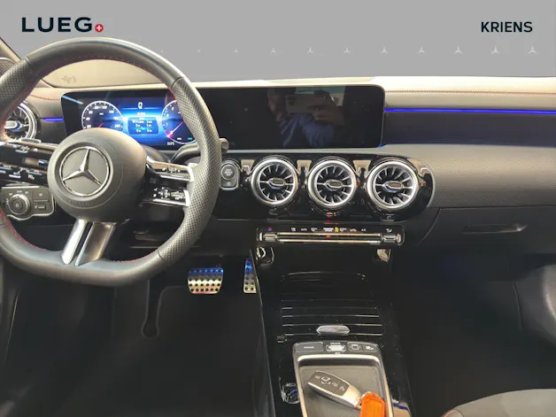 Mercedes-Benz CLA 200 - AMG / Rückfahrkamera / Head-Up Display / Soundsystem / Ambiente-Licht