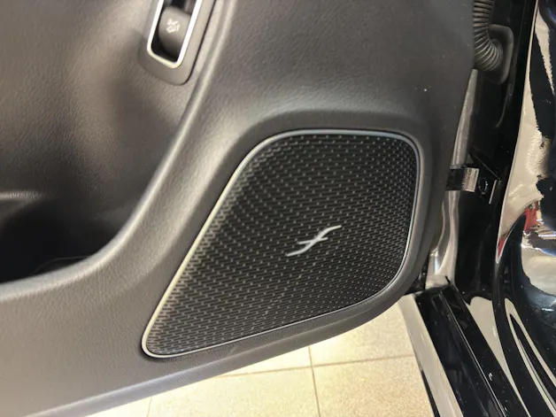 Mercedes-Benz CLA 200 - AMG / Rückfahrkamera / Head-Up Display / Soundsystem / Ambiente-Licht