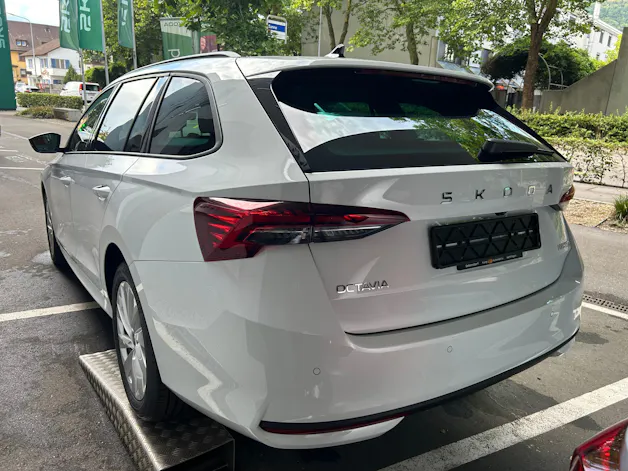 Škoda Octavia Combi 1.5 TSI mHEV DSG Selection