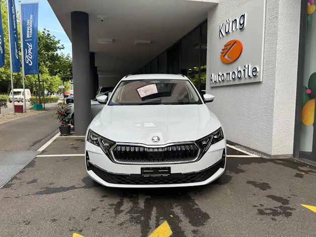 Škoda Octavia Combi 1.5 TSI mHEV DSG Selection