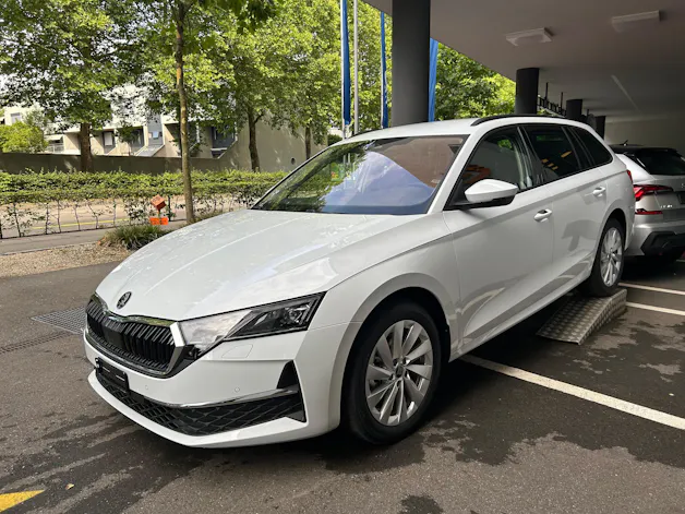 Škoda Octavia Combi 1.5 TSI mHEV DSG Selection