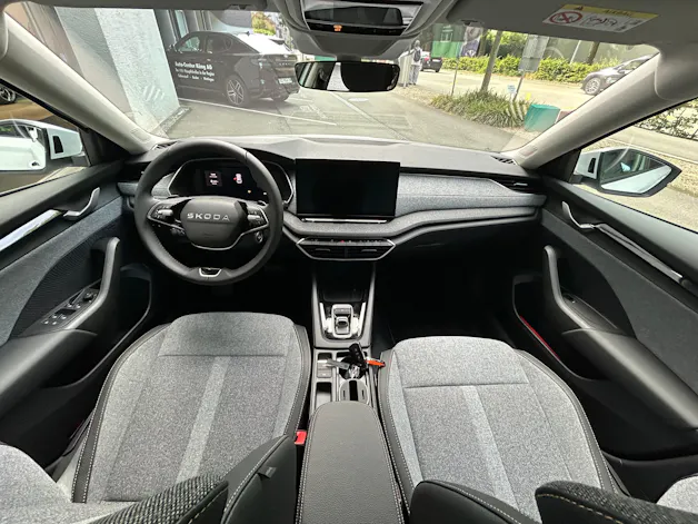 Škoda Octavia Combi 1.5 TSI mHEV DSG Selection