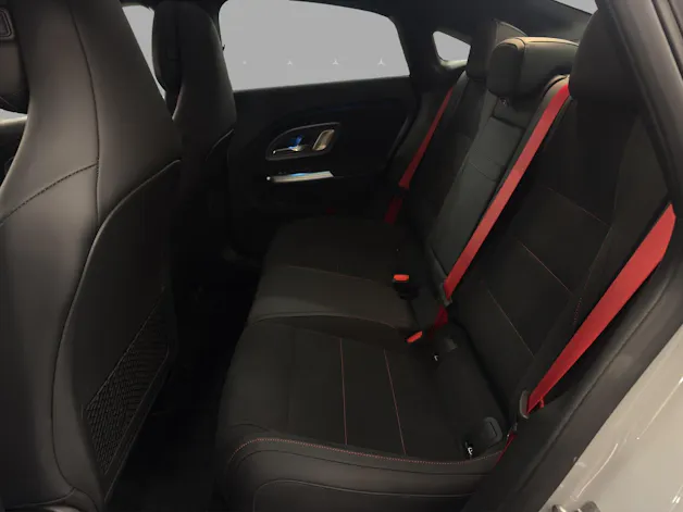 Mercedes-Benz CLA 350 4M - 85 kWh - EQ - AMG / DISTRONIC / 360 Grad Kamera / Panorama-Dach