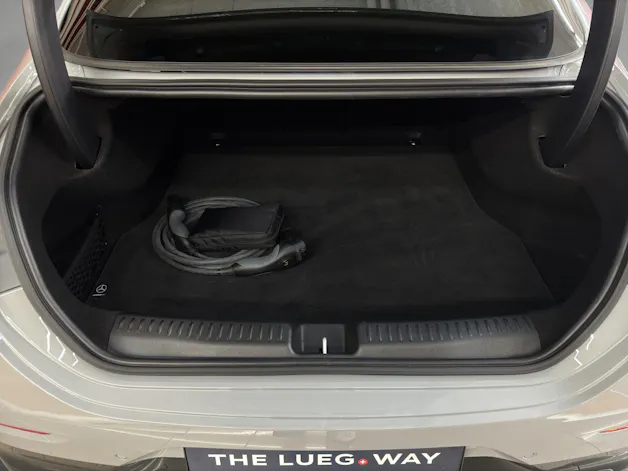 Mercedes-Benz CLA 350 4M - 85 kWh - EQ - AMG / DISTRONIC / 360 Grad Kamera / Panorama-Dach
