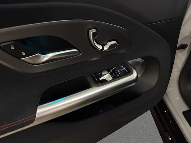 Mercedes-Benz CLA 350 4M - 85 kWh - EQ - AMG / DISTRONIC / 360 Grad Kamera / Panorama-Dach