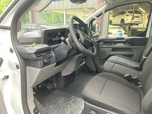 Ford Transit C Van 320 L1 2.5 Duratec 233 Trend PHEV
