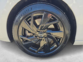 https://vehicle.imgix.net/4354812/b49dc863-82b1-4b59-af63-f0c38a518919.jpg