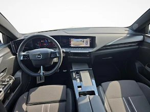 https://vehicle.imgix.net/4354813/7c6a8b98-f3b2-49ae-a930-9f30c5cb71ed.jpg