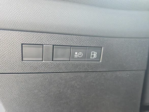 https://vehicle.imgix.net/4354813/9a4c48af-ebc4-4a99-bdac-5aace7d9cfdf.jpg