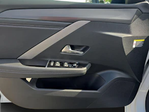 https://vehicle.imgix.net/4354813/cdb61ba9-caa5-4a78-83fb-e0b5710b1fa3.jpg