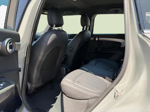 https://vehicle.imgix.net/4354972/f878e03b-d9dc-4826-b51c-53792130eddc.jpg
