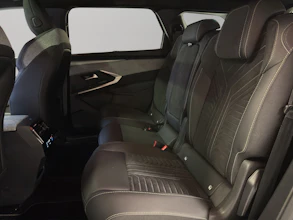 https://vehicle.imgix.net/4355018/8b6847a0-9c49-478c-9f93-60d9e2bc3e03.jpg