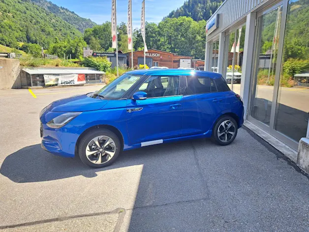 Suzuki Swift 1.2 Sakura Top Hybrid 4x4