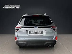 Subaru Forester Station 2.0i e-Boxer Swiss Plus