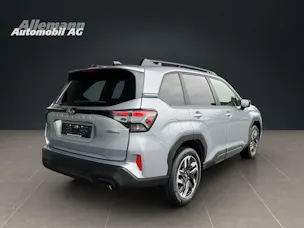Subaru Forester Station 2.0i e-Boxer Swiss Plus