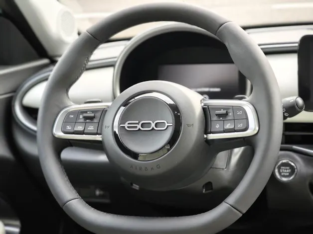 Fiat 600 1.2 Hybrid 145 La Prima